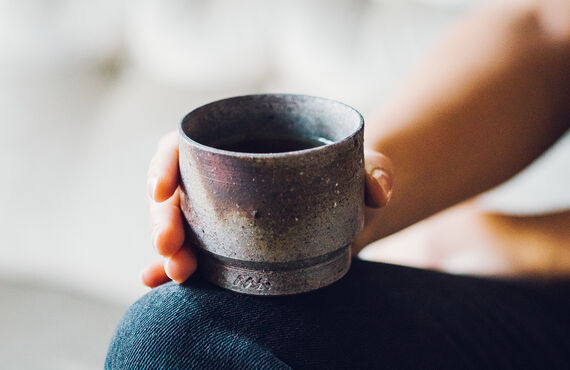 備前焼・工芸品を現代的なデザインと組み合わせ、職人たちの知識を未来に受け継ぐ道標とするアセミコ